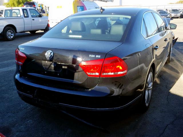 1VWBV7A38FC065680 - 2015 VOLKSWAGEN PASSAT SE BLACK photo 4