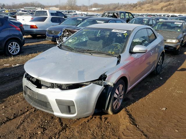 KNAFU6A28D5666885 - 2013 KIA FORTE EX SILVER photo 2