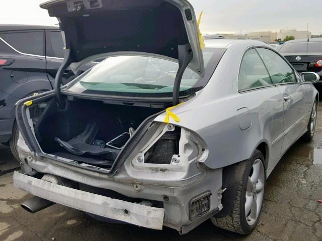 WDBTJ65J55F152289 - 2005 MERCEDES-BENZ CLK 320C SILVER photo 4