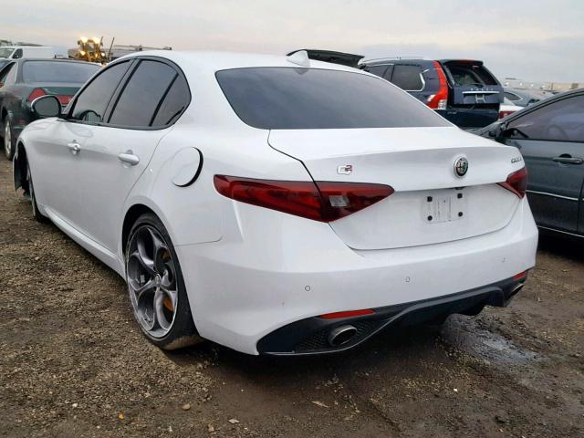 ZARFAECN5J7583045 - 2018 ALFA ROMEO GIULIA TI WHITE photo 3