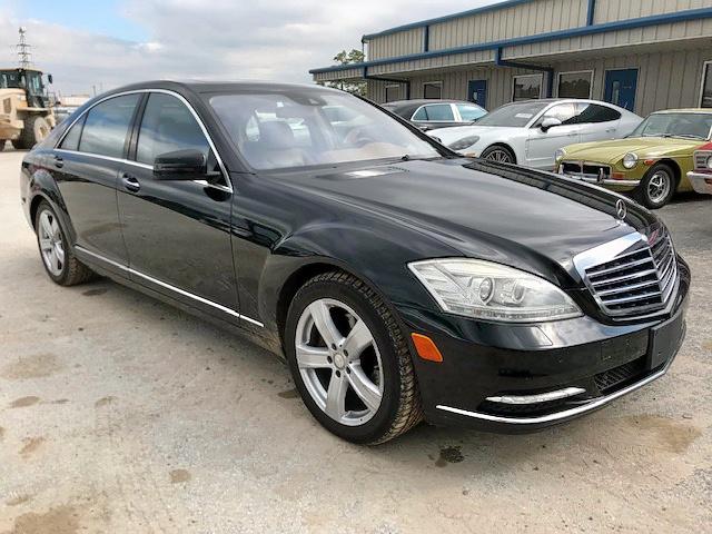 WDDNG7BB3AA295363 - 2010 MERCEDES-BENZ S 550 BLACK photo 1