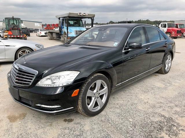 WDDNG7BB3AA295363 - 2010 MERCEDES-BENZ S 550 BLACK photo 2