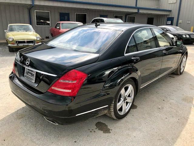 WDDNG7BB3AA295363 - 2010 MERCEDES-BENZ S 550 BLACK photo 4