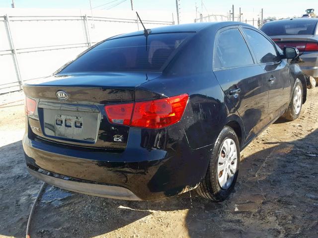 KNAFU4A2XC5645278 - 2012 KIA FORTE EX BLACK photo 4