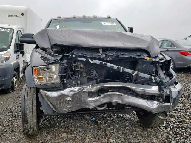 3C7WRKFJ9FG619392 - 2015 RAM 4500 GRAY photo 9