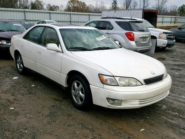 JT8BF28G7W5014637 - 1998 LEXUS ES 300 WHITE photo 1