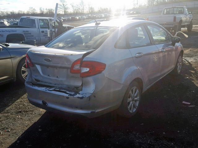 3FADP4BJ0BM131414 - 2011 FORD FIESTA SE SILVER photo 4