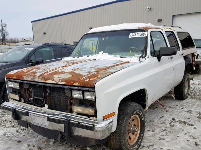 1GBEV16K4MF117612 - 1991 CHEVROLET SUBURBAN V WHITE photo 2