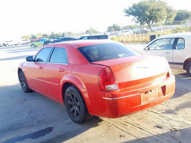 2C3JA53G15H120470 - 2005 CHRYSLER 300 TOURIN RED photo 3