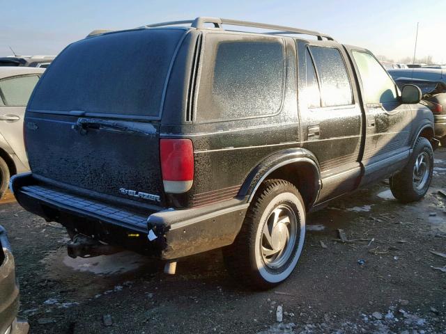 1GNDT13W8S2173603 - 1995 CHEVROLET BLAZER BLACK photo 4