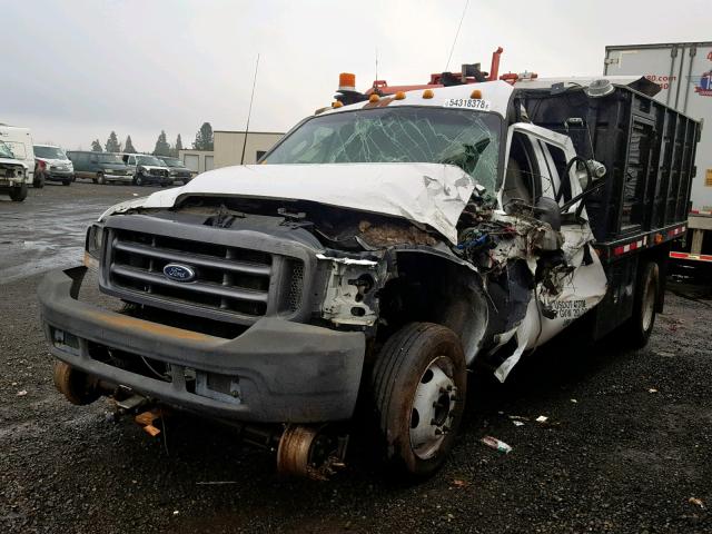 1FDAF56FX3EB13727 - 2003 FORD F550 SUPER WHITE photo 2