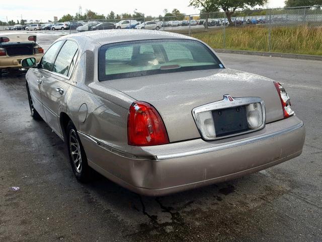 1LNHM82W01Y648489 - 2001 LINCOLN TOWN CAR S BEIGE photo 3