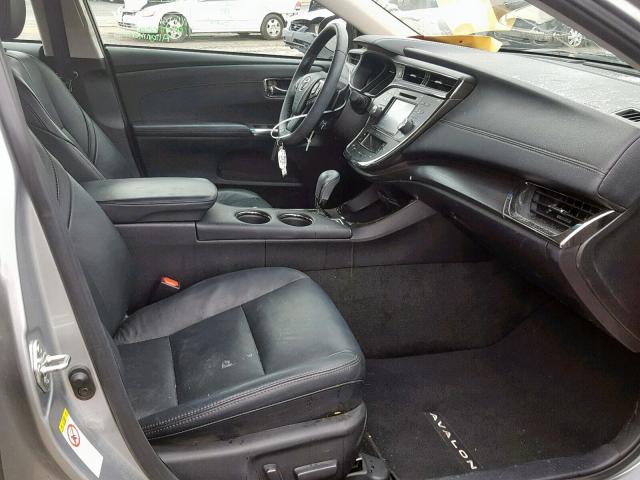 4T1BK1EB8HU259001 - 2017 TOYOTA AVALON XLE SILVER photo 5