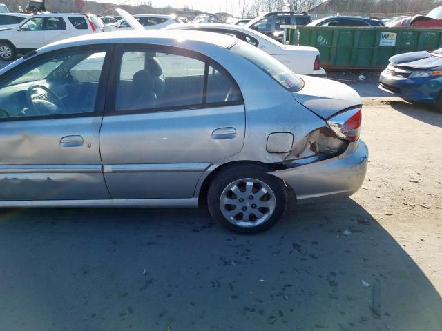 KNADC125X56399637 - 2005 KIA RIO SILVER photo 9