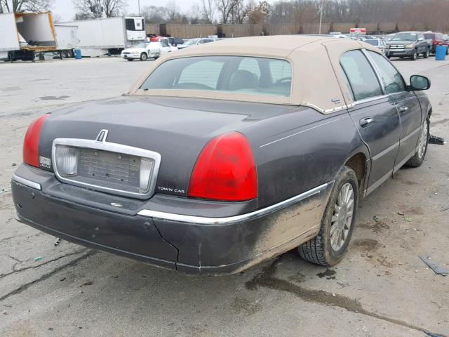 1LNHM82W85Y621708 - 2005 LINCOLN TOWN CAR S GRAY photo 4