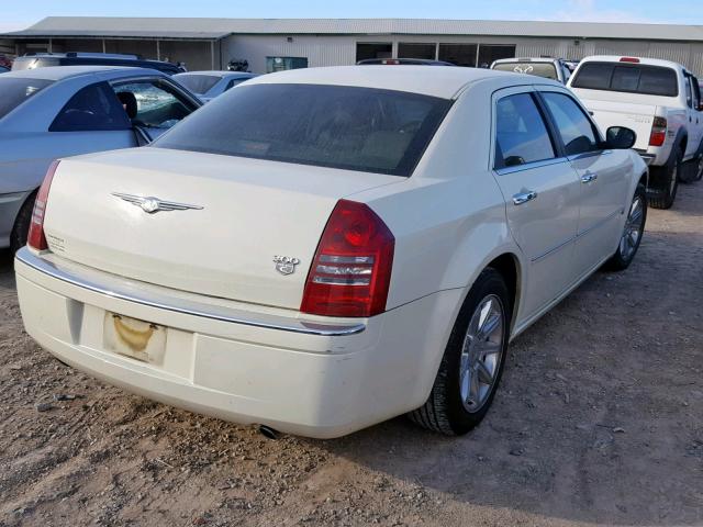 2C3JA63H15H590559 - 2005 CHRYSLER 300C CREAM photo 4