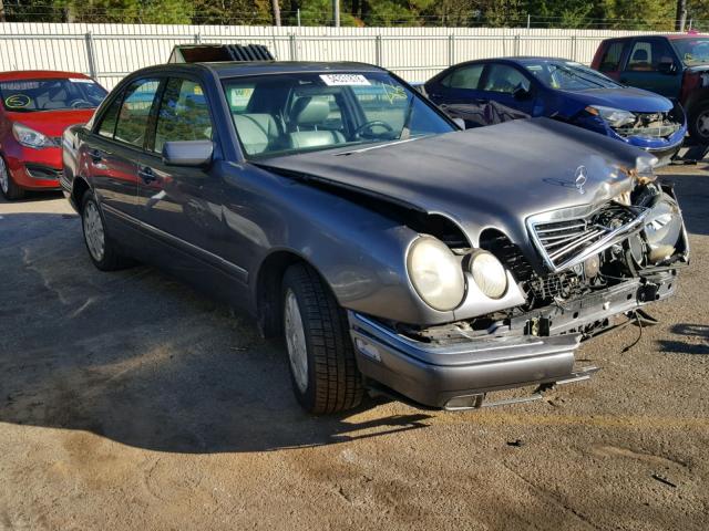 WDBJF65F1WA625673 - 1998 MERCEDES-BENZ E 320 SILVER photo 1