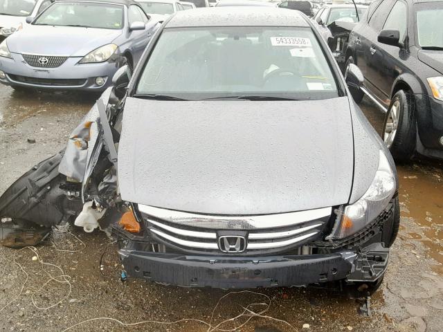 1HGCP2F4XCA021579 - 2012 HONDA ACCORD LXP GRAY photo 9