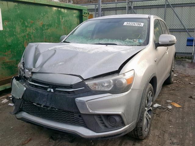 JA4AP3AU6JZ024605 - 2018 MITSUBISHI OUTLANDER SILVER photo 2