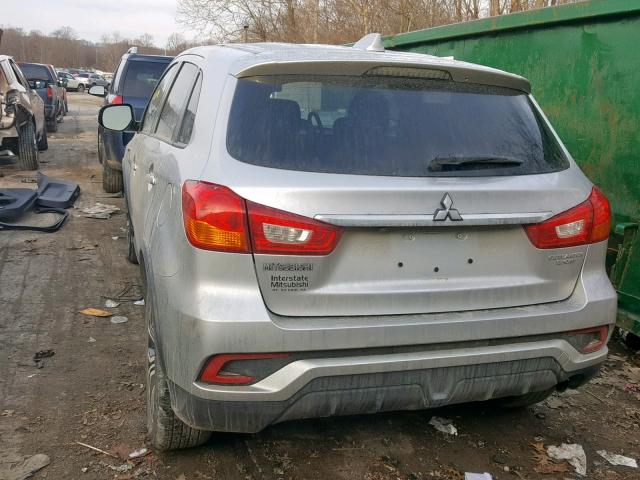 JA4AP3AU6JZ024605 - 2018 MITSUBISHI OUTLANDER SILVER photo 3