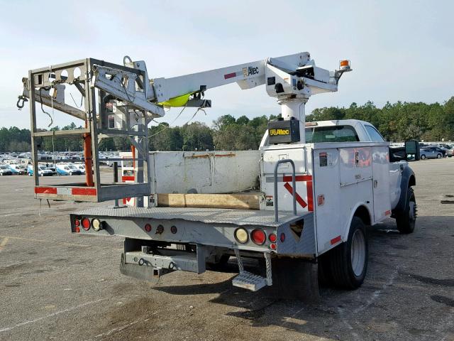 1FDAF5HR9AEB01220 - 2010 FORD F550 SUPER WHITE photo 4