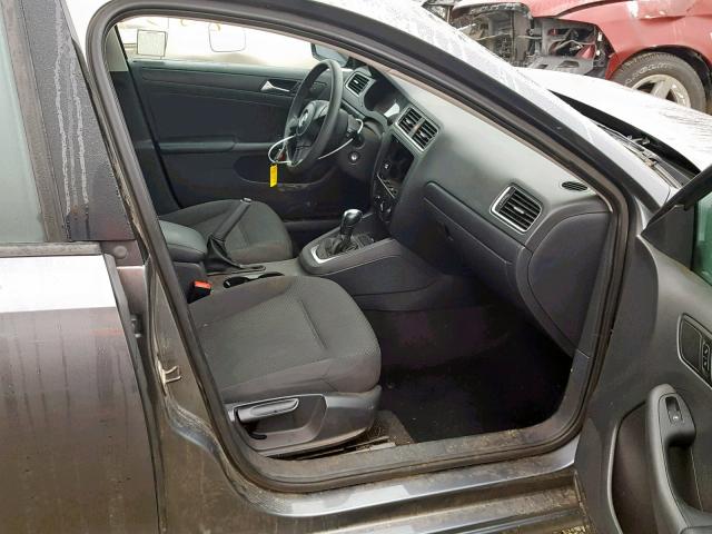 3VW2K7AJ6DM270837 - 2013 VOLKSWAGEN JETTA BASE GRAY photo 5