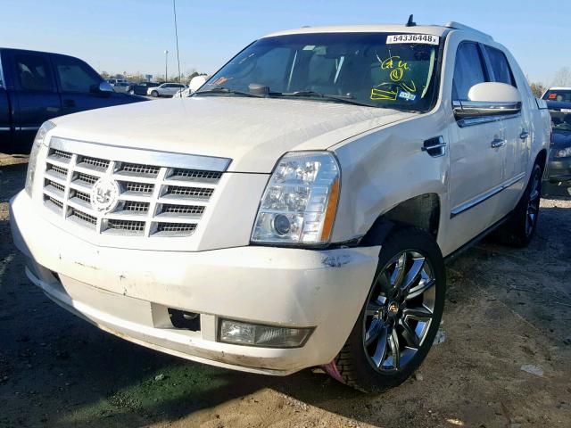 3GYT4NEFXBG182178 - 2011 CADILLAC ESCALADE E WHITE photo 2