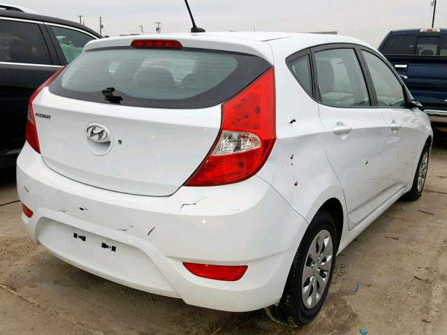 KMHCT5AE2HU315555 - 2017 HYUNDAI ACCENT SE WHITE photo 4