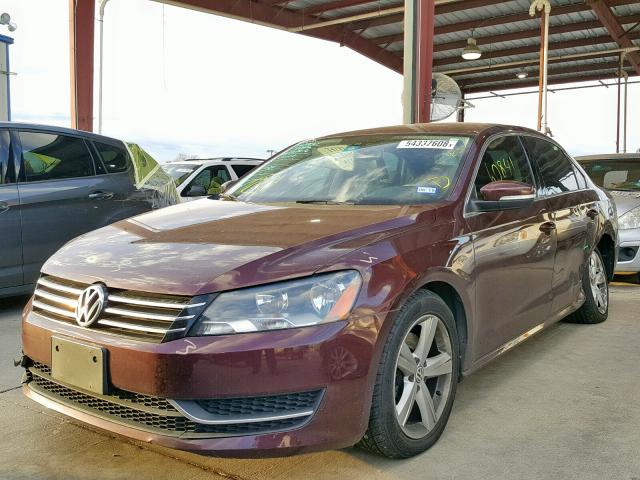 1VWBH7A38DC030562 - 2013 VOLKSWAGEN PASSAT SE MAROON photo 2