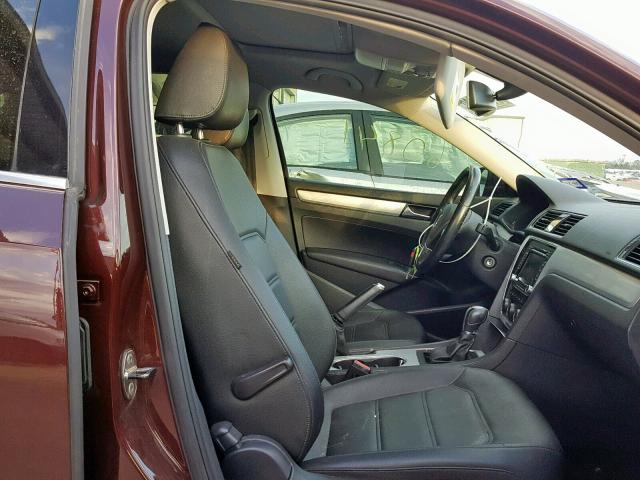 1VWBH7A38DC030562 - 2013 VOLKSWAGEN PASSAT SE MAROON photo 5