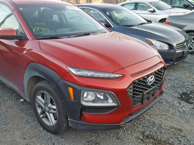 KM8K1CAA6JU078125 - 2018 HYUNDAI KONA SE RED photo 9