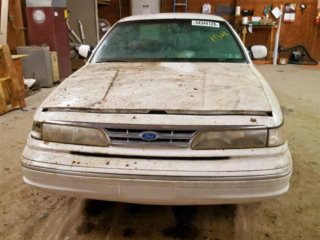 2FALP73W7VX118417 - 1997 FORD CROWN VICT WHITE photo 9