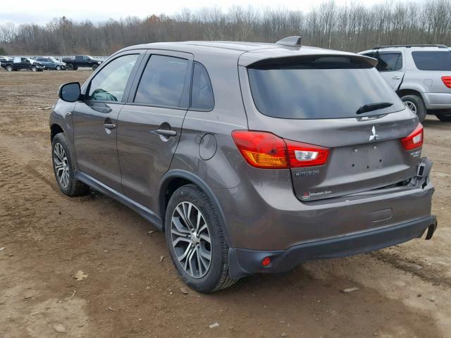 JA4AP3AU3HZ020599 - 2017 MITSUBISHI OUTLANDER BROWN photo 3