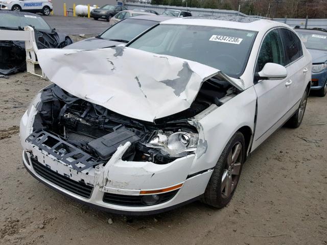 WVWJK73C39P010071 - 2009 VOLKSWAGEN PASSAT TUR WHITE photo 2