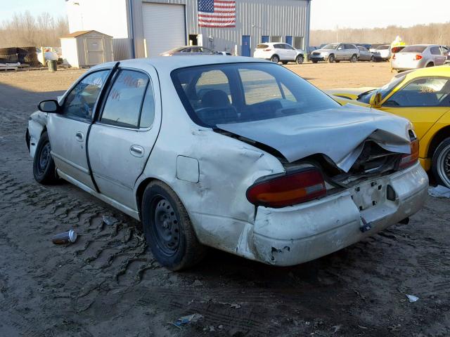 1N4BU31FXPC230807 - 1993 NISSAN ALTIMA XE WHITE photo 3