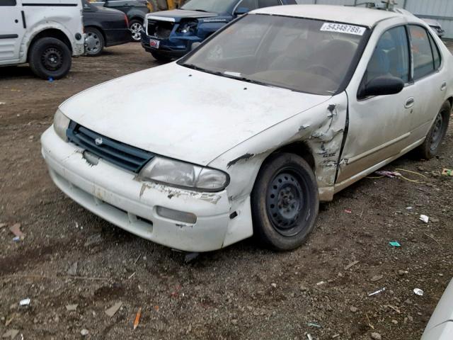 1N4BU31FXPC230807 - 1993 NISSAN ALTIMA XE WHITE photo 9