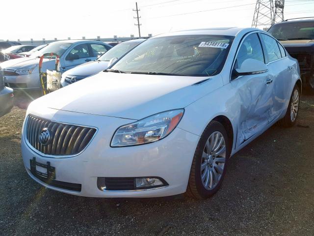 2G4GS5EV5D9205220 - 2013 BUICK REGAL PREM WHITE photo 2