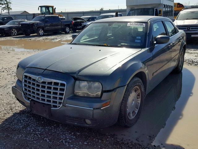 2C3JA53GX5H502688 - 2005 CHRYSLER 300 TOURIN GREEN photo 2