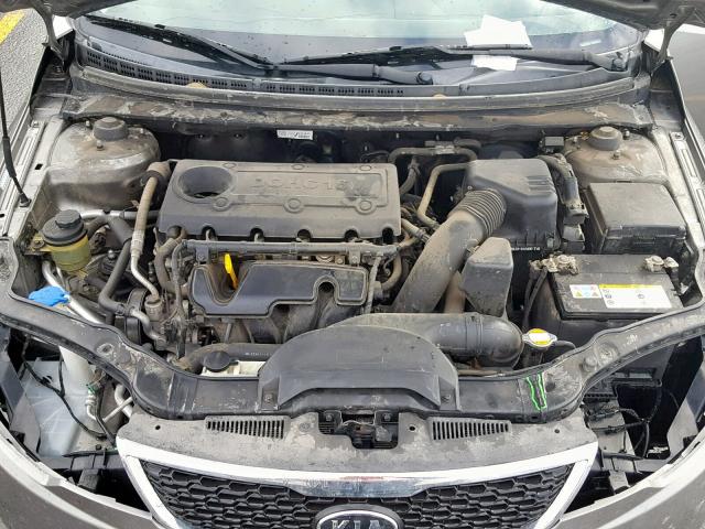 KNAFU4A2XB5426173 - 2011 KIA FORTE EX GRAY photo 7