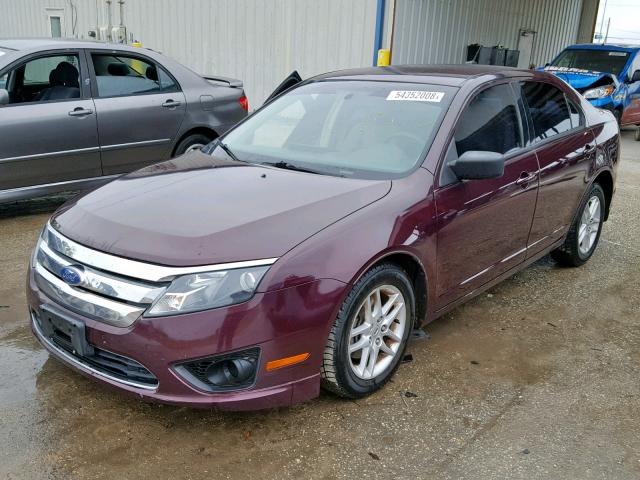 3FAHP0GA2BR272068 - 2011 FORD FUSION S MAROON photo 2