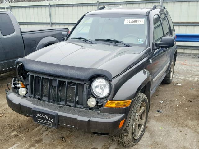 1J8GL58KX5W670760 - 2005 JEEP LIBERTY LI BROWN photo 2