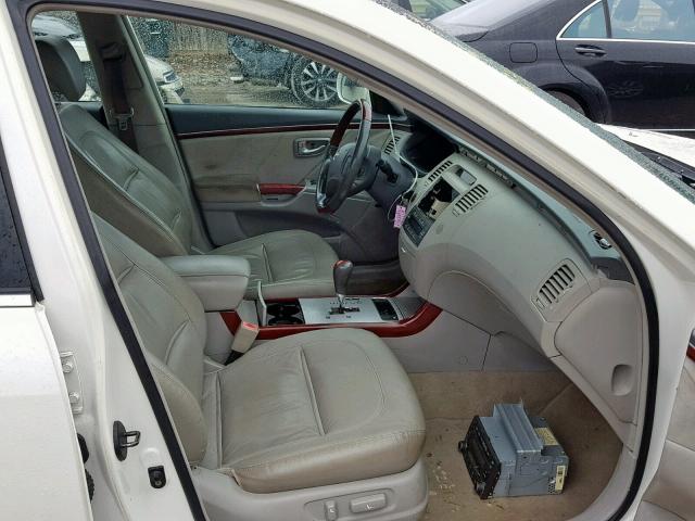 KMHFC46F86A058764 - 2006 HYUNDAI AZERA SE WHITE photo 5