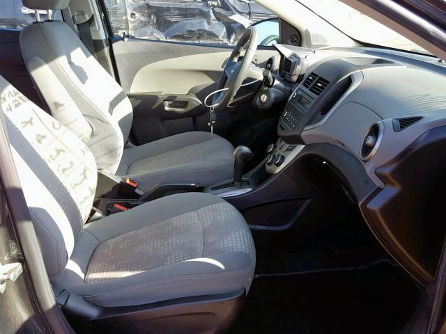 1G1JA5SH5E4241532 - 2014 CHEVROLET SONIC LS 灰色 照片 5