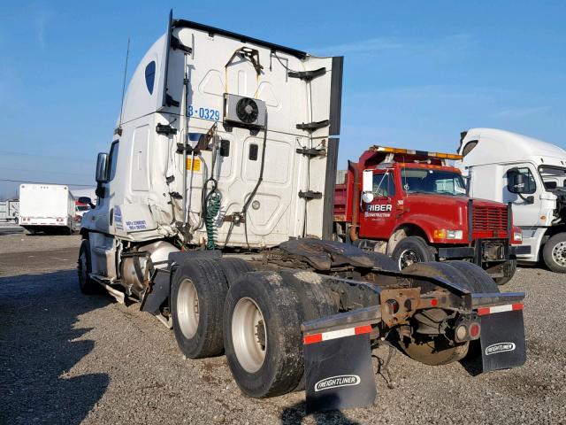 3AKJGLBG0DSFF2903 - 2013 FREIGHTLINER CASCADIA 1 WHITE photo 3