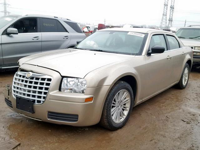 2C3KA43DX9H529710 - 2009 CHRYSLER 300 LX GOLD photo 2