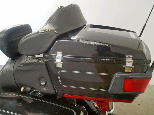 1HD1FCW196Y672006 - 2006 HARLEY-DAVIDSON FLHTCUI BLACK photo 17