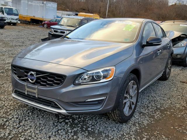 YV4612UM9G2000185 - 2016 VOLVO S60 CROSS GRAY photo 2