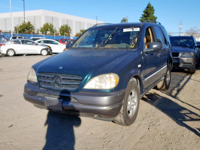 4JGAB54E2WA014191 - 1998 MERCEDES-BENZ ML 320 GREEN photo 2