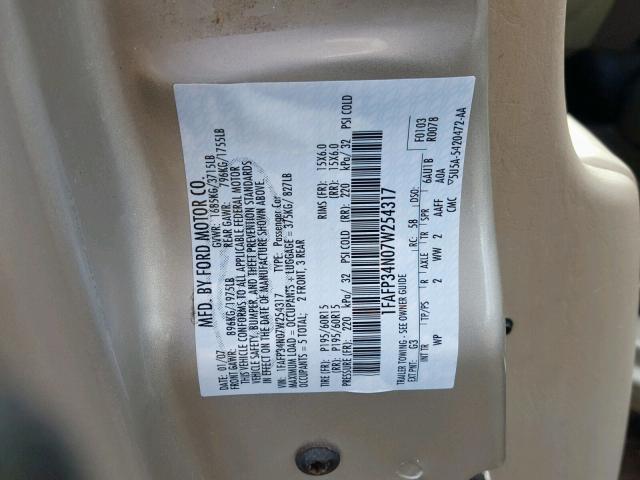 1FAFP34N07W254317 - 2007 FORD FOCUS ZX4 GOLD photo 10