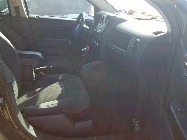 1J4NF4FB7AD545900 - 2010 JEEP COMPASS SP შავი ფოტო 5